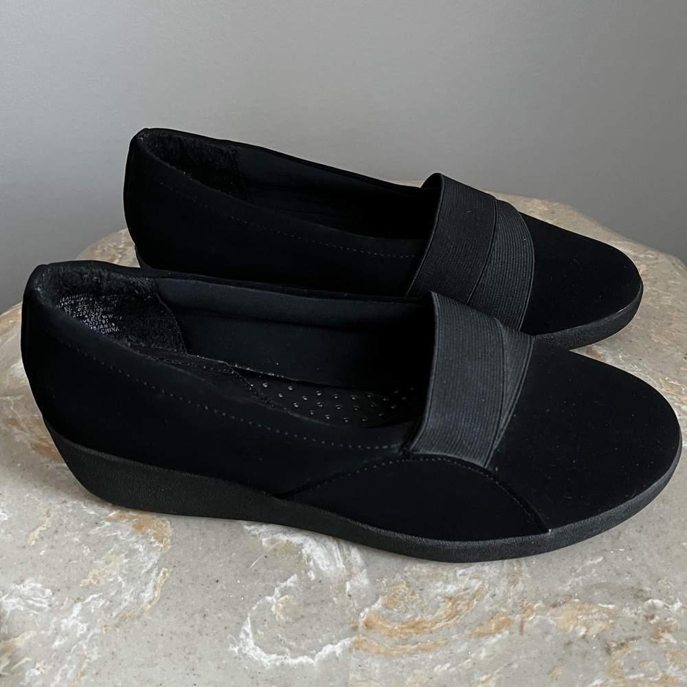 Cobbie Cuddlers Women’s Reverie 8.5 Black Stretchy Shoes Slip-on Ballet Wedge